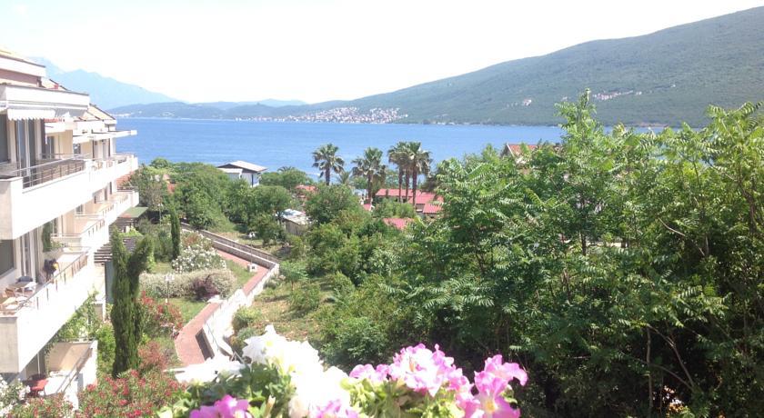 Villa Alla Bed And Breakfast Herceg Novi Habitación foto