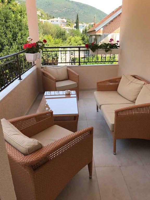 Villa Alla Bed And Breakfast Herceg Novi Exterior foto