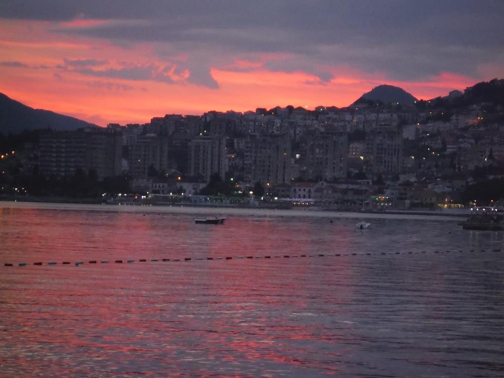 Villa Alla Bed And Breakfast Herceg Novi Exterior foto